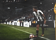 开云体育官方网站-年度焦点之战，阿尔及利亚逆转多特蒙德—绿茵场上的逆袭史诗