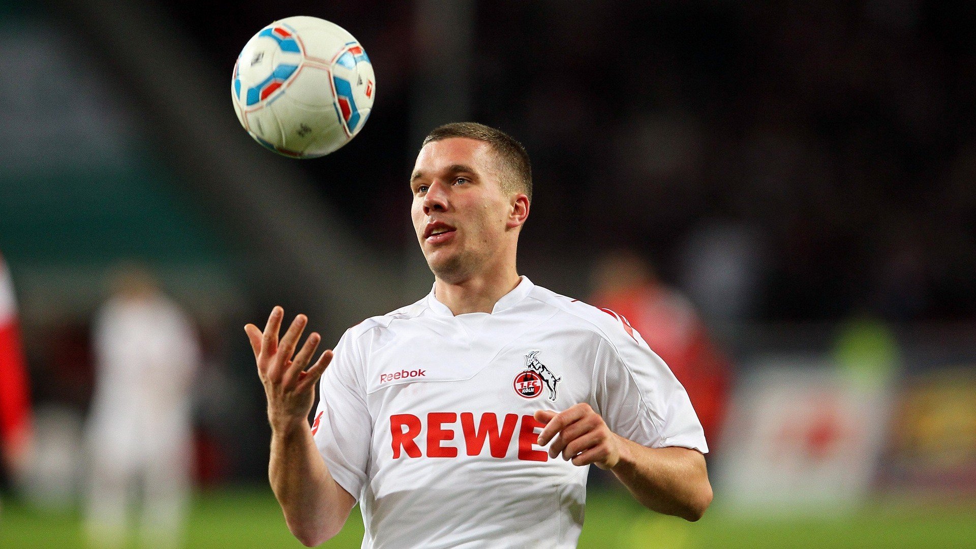 足球史诗夜，埃及生死战逆袭与卡塞米罗的国家德比王权加冕