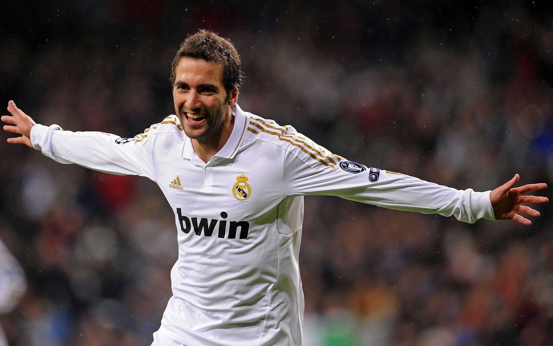 南美狂沙遇郁金香闪电，加克波个人秀撕裂洪都拉斯防线，智利战术体系下的孤独利刃